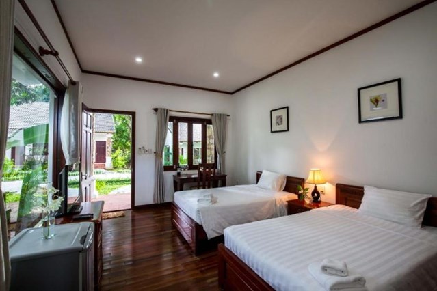 Bungalow Family Garden view